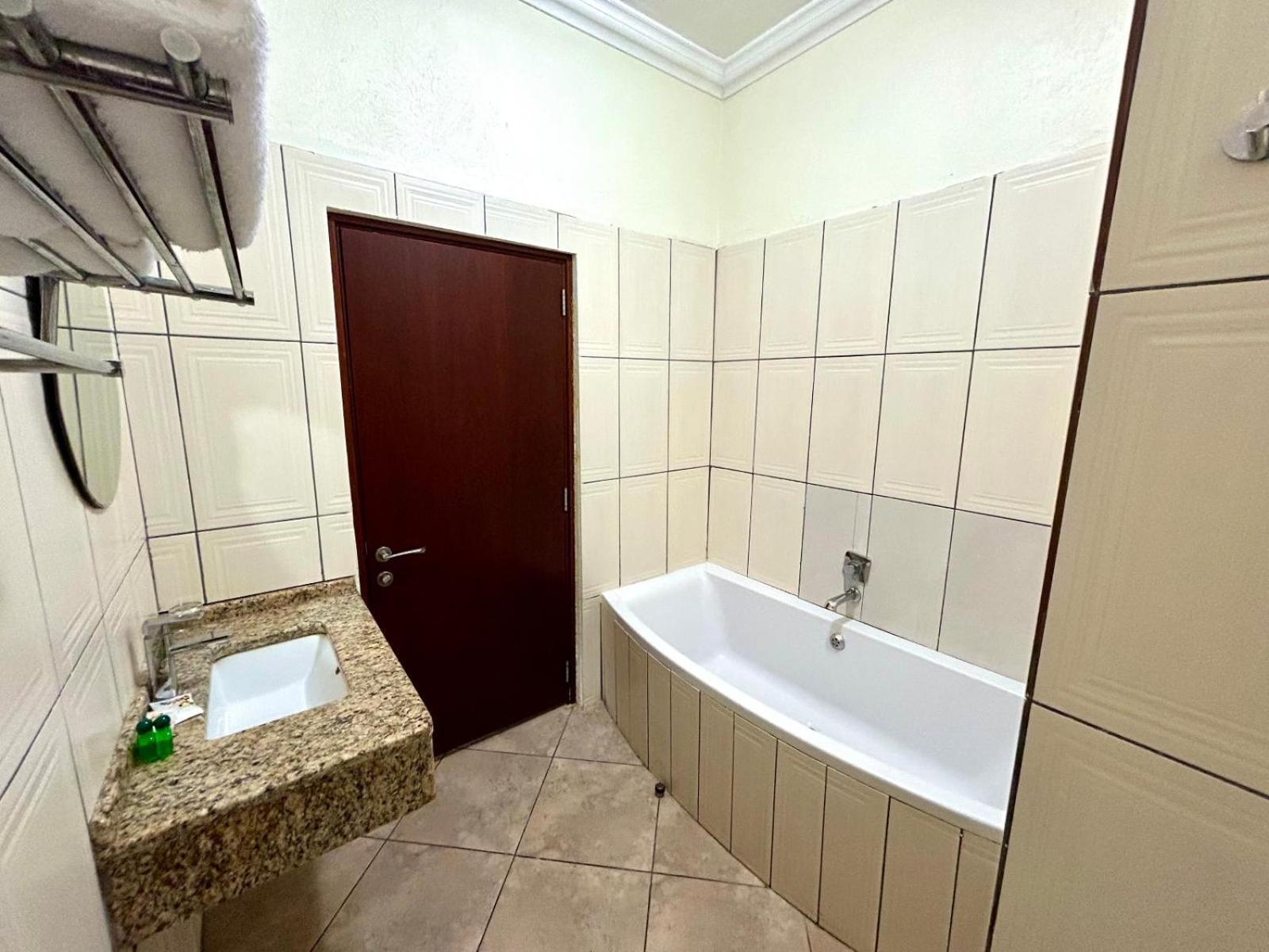 Karibu Leisure Resort Thapane Luaran gambar